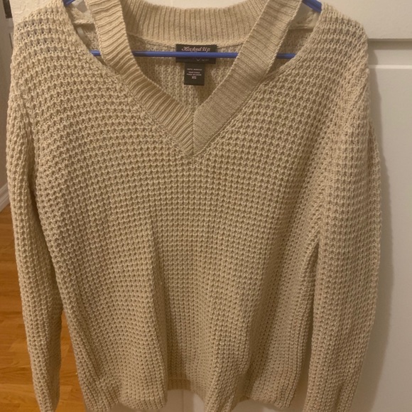 Sweater - Picture 2 of 2
